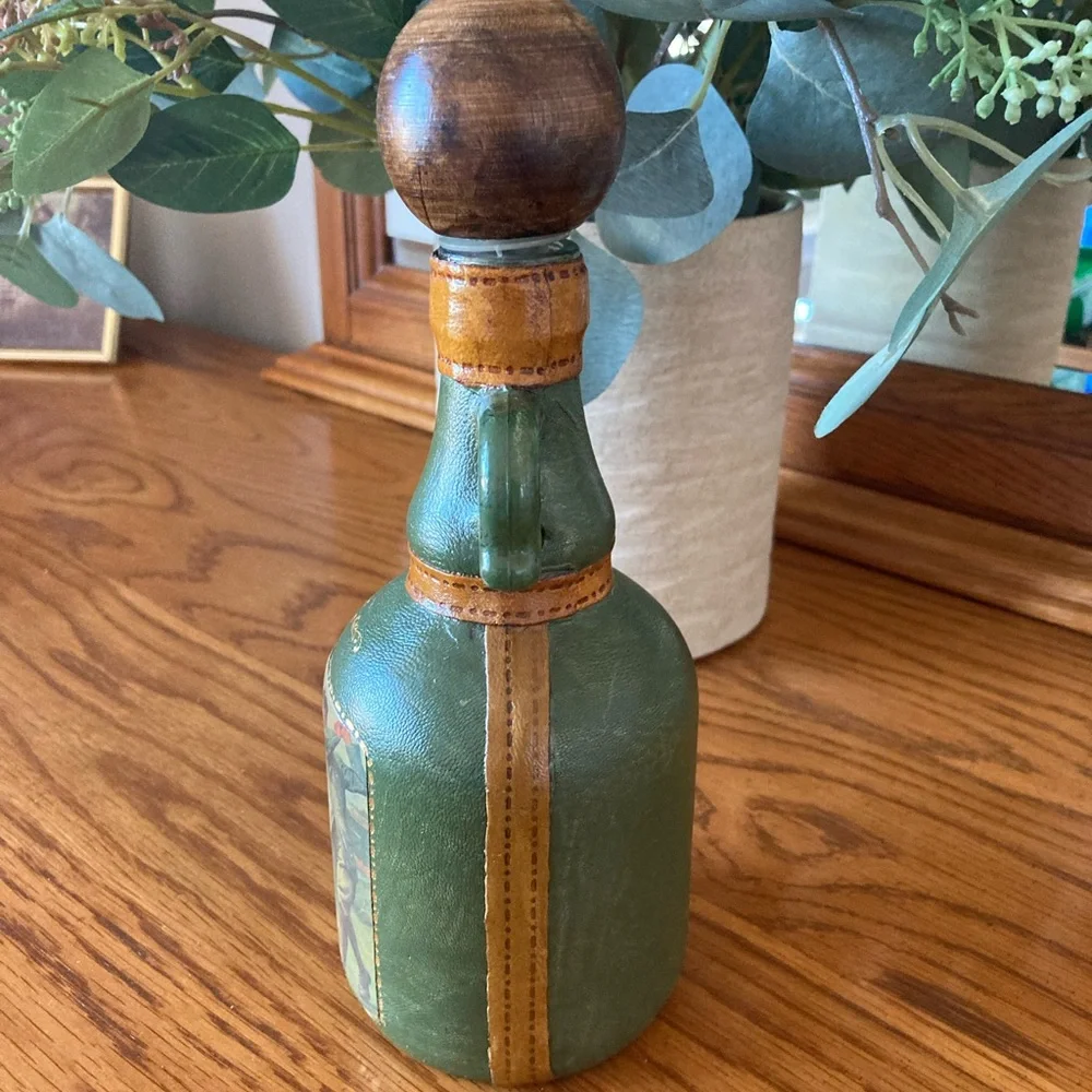 Vintage Genuine Leather Green Decorative Bottle with Artwork - Picture 3 of 8